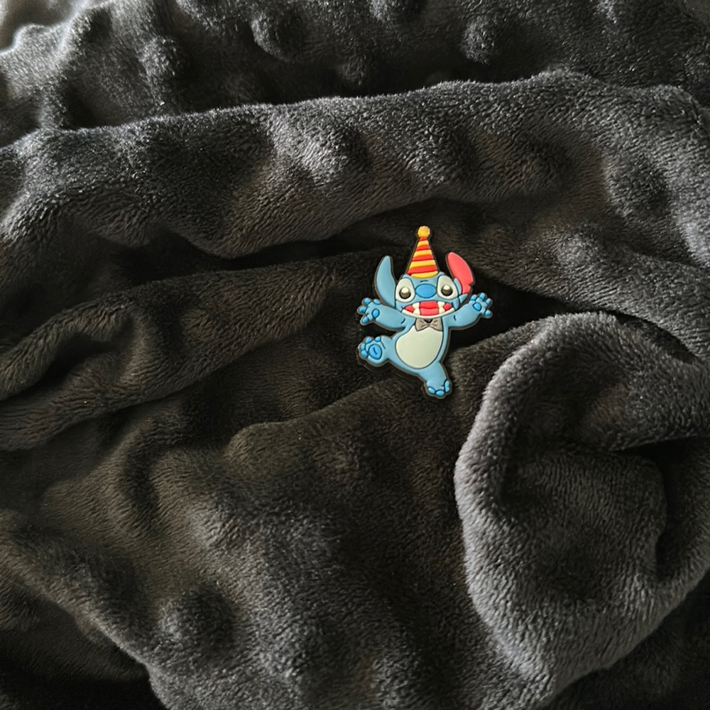 Stitch croc charm